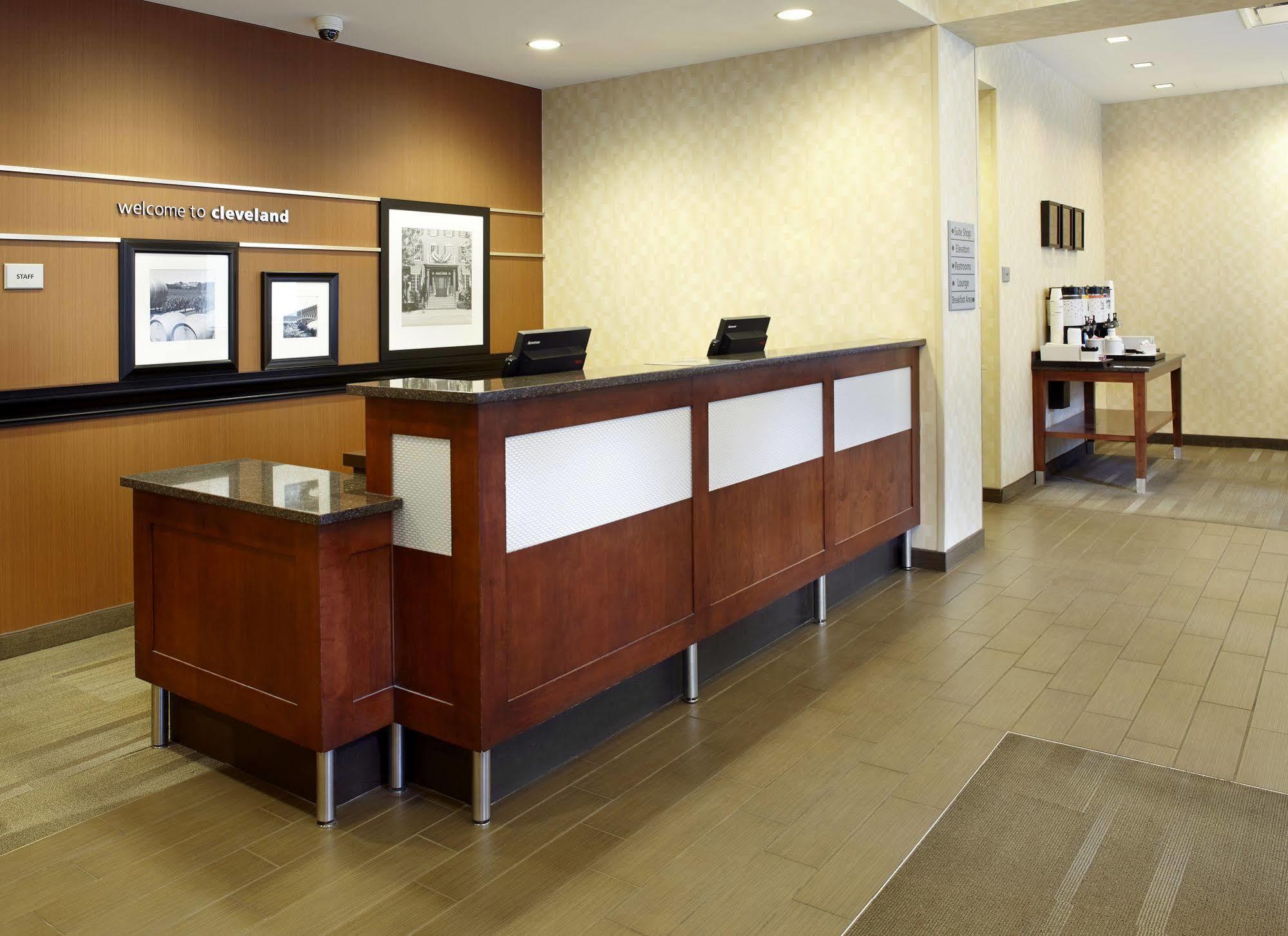 Hampton Inn Cleveland-Downtown Exterior foto
